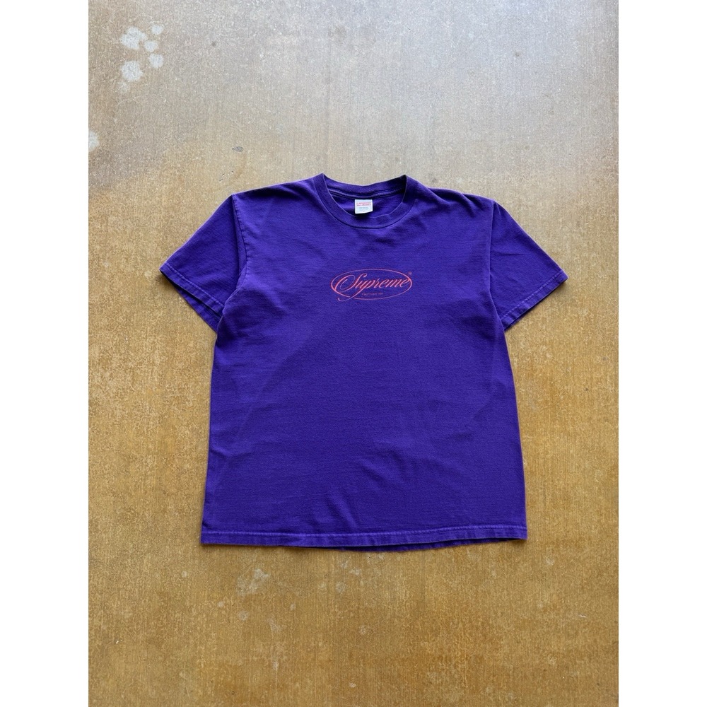 Supreme Spell Out Cursive Script Font Purple Streetwear Skater Surfer T-Shirt (M